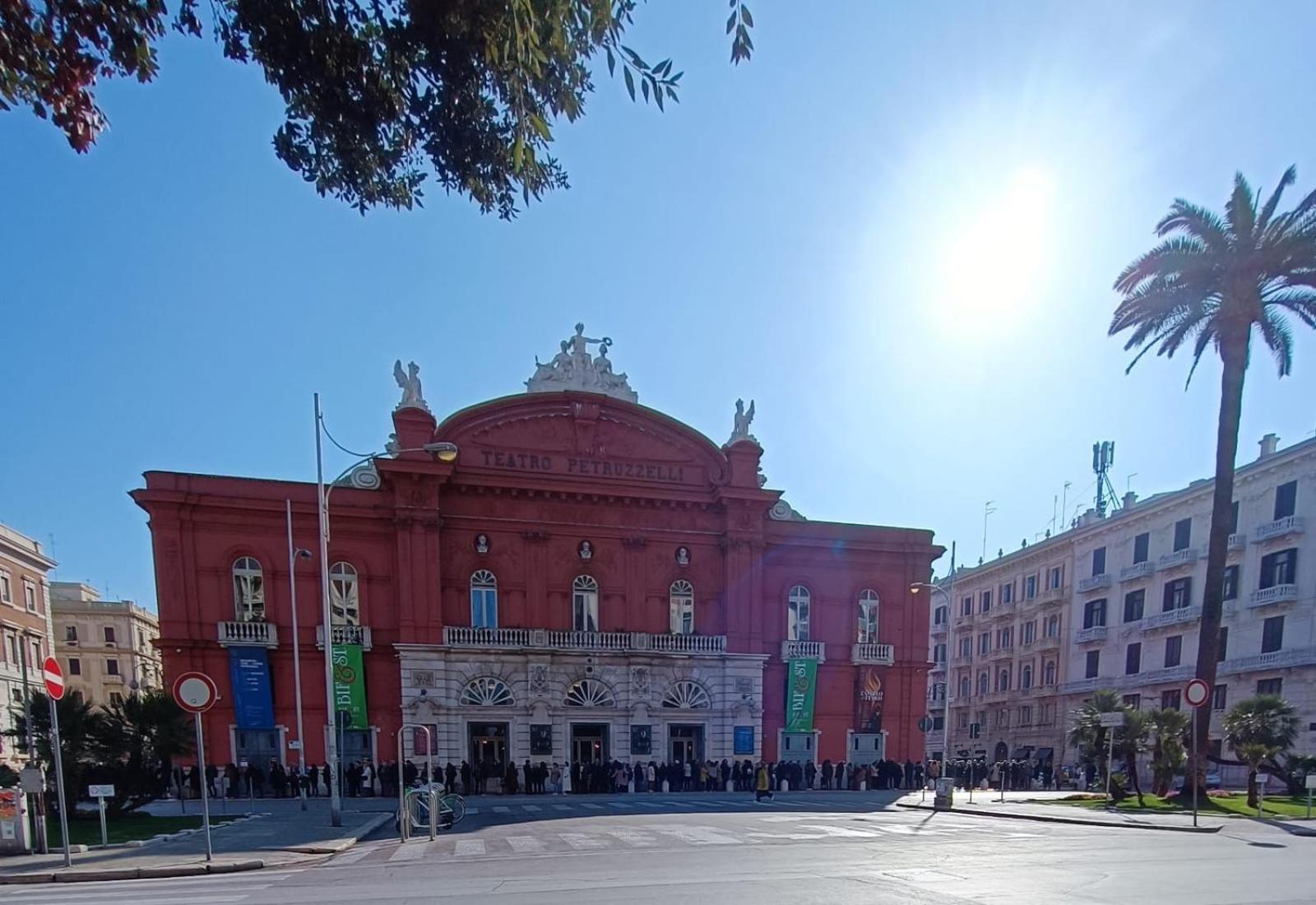 L'Antica Dimora In Centro Bari Exterior foto